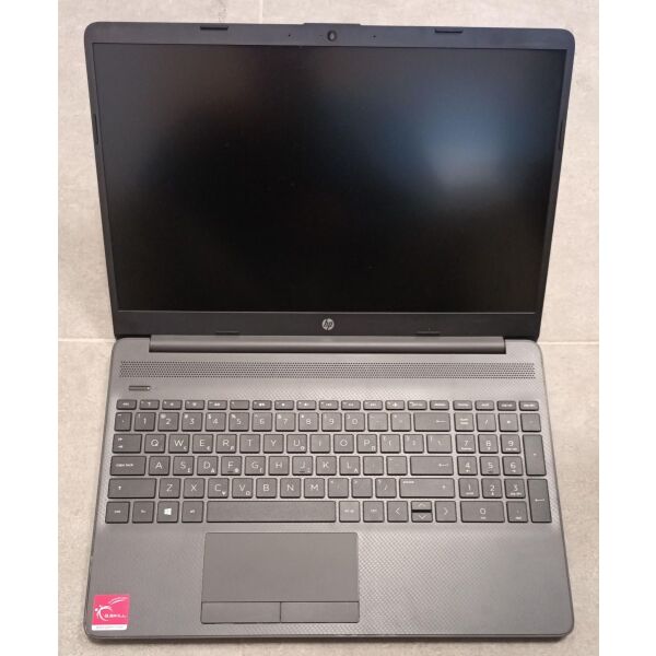 Laptop HP 255 G8.
