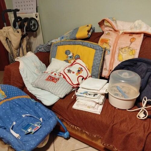 Baby crib with mattress and baby trousseau