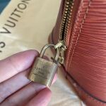 τσάντα Louis Vuitton