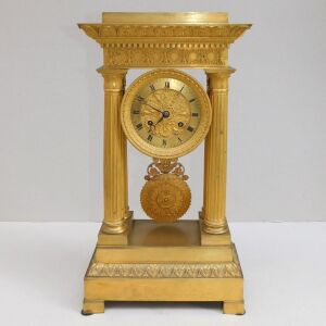 Ρολόι μπρούντζινο επίχρυσο τύπου "Portico" - Napoleon III, περίπου 160 ετών.