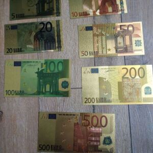 Χαρτονομισμάτα Ευρώ από φύλλα χρυσού