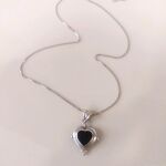 Ασημένιο κολιέ 925 σε σχήμα καρδιάς με μαύρο αχάτη