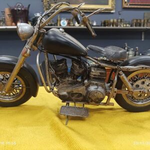 Μεταλλική χειροποίητη μηχανή  Harley Davidson φοβερό κομμάτι