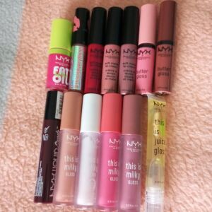 Nyx 13 items.  liquid lipstick, lipgloss, oils and soft matte set