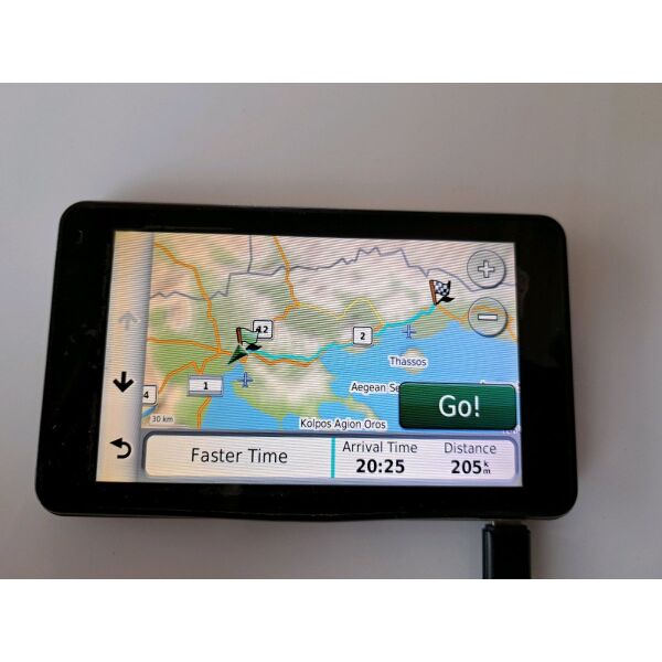 GARMIN GPS avtokinitou NUVI full set + AUTO DRIVE HELLAS.  se aristi katastasi ke piotita.  thin size.
