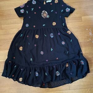 zara φορεμα παιδικό μαυρο με κεντημα size 8    128 cm σε αψογη κατασταση
