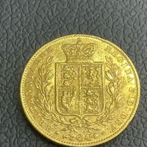 Συλλεκτική και πολύ σπάνια χρυσή λιρα του 1843 με θυρεό και την Βικτωρια.