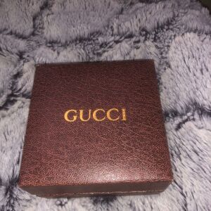 Ρολόι Gucci με χειροπεδα