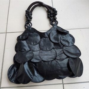 Γυναικεία τσάντα χρώμα Μαύρο