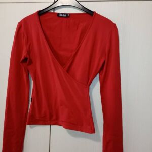 Toi Moi Κόκκινη κρουαζε μπλούζα, small medium , αλλά ταιριάζει περισσότερο small extra small, σε άριστη κατάσταση