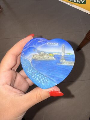 Chania heart-shaped box
