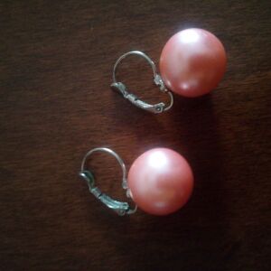 Σκουλαρίκια ροζέ ακρυλικής πέρλας