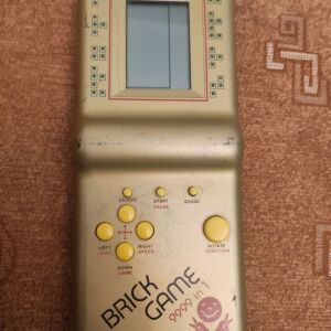 Brick game 9999 in 1 retro console