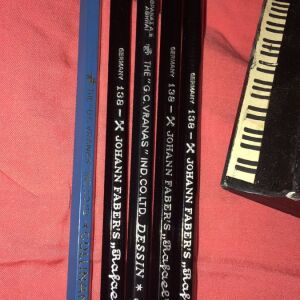 5 μαύρα μολύβια ,κσινουργια FABER