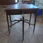 Αναδιπλώμενο τραπέζι με τσόχα και θήκη για ποτήρια μαζί με βιενέζικη καρέκλα - Αντίκα