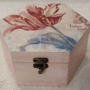 Ξύλινο εξάγωνο κουτί αποθήκευσης με εικόνα "Τουλίπα"