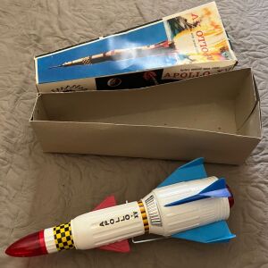 2 Πύραυλοι Aπόλλο Χ-V (LYRA)
