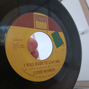 Lp 45 rpm Stevie Wonder i was made to love her & hold me Tamla records 1967