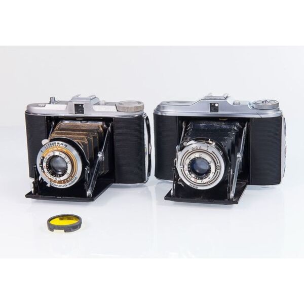 2 AGFA Isolette cameras Isolette and Isolette V  1937 +1949  litourgoun thavmasia