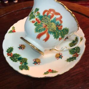 Limoges συλλεκτικό σετ πορσελάνης Χριστουγεννιάτικο με θέμα τον Δεκέμβριο από κούπα και πιάτο…Άθικτο  (Limoges collectible porcelain Christmas tea set)