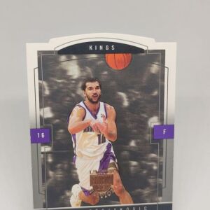 Κάρτα Peja Stojakovic Sacramento Kings 03/04 NBA Fleer
