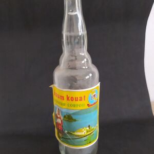 Παλιό άδειο μπουκάλι Koum Kouat Corfu