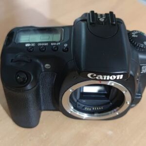 Canon EOS 20D DSLR ψηφιακή φωτογραφική μηχανή 8MP Max resolution 3504 x 2336 Σε άριστη κατάσταση σαν καινούργια mount EF/EF-S έχει λιγότερα από 500 κλικς δώρο μια κάρτα compact flash ii 4GB microdrive
