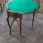 Αναδιπλώμενο τραπέζι με τσόχα και θήκη για ποτήρια μαζί με βιενέζικη καρέκλα - Αντίκα