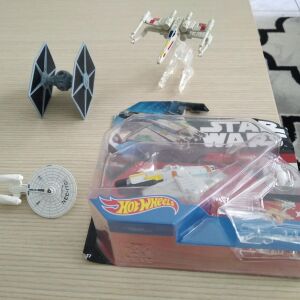 Star Wars - 3 αεροσκάφη / φιγούρες (hot wheels) & 1 star trek