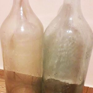 2 Παλιά Σπάνια Χειροποίητα μπουκάλια 9 λίτρων, διατήρησης  κρασιού, από φυσητό γυαλί, με φελλό.