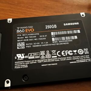 Samsung 860 Evo SSD 250GB με Windows 11 Pro OS (22H2) license