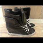 Sneakers black leather chain Casadei no 40
