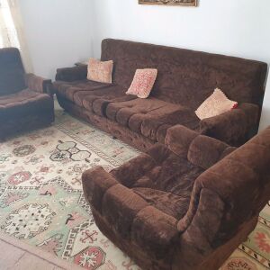 Καναπές και δύο πολυθρόνες