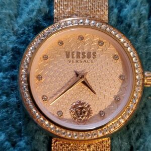 versus Versace ρολόι με το κουτί του!