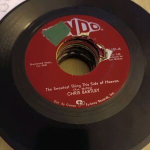 45 rpm δίσκος βινυλίου Chris Bartley the sweetest thing this side of heaven, love me baby