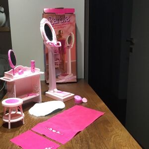 Barbie Sweet Roses furniture designed  bathroom accents1985
