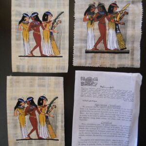 Τρία παπυράκια ζωγραφισμένα στο χέρι, με μοτίβα αρχαίας Αιγύπτου