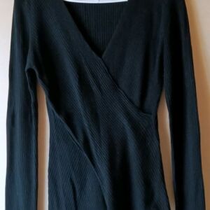Γυναικεία πλεκτή μαύρη μπλούζα εφαρμοστή που κάνει χιαστί, Large