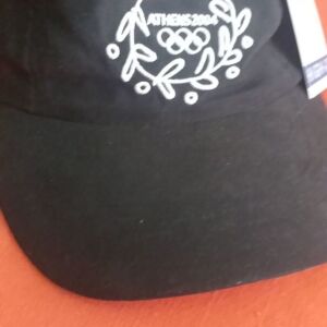 ΑΘΗΝΑ 2004- Καινούργιο μαύρο καπέλο