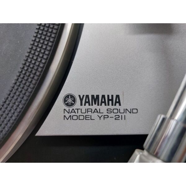 Yamaha YP-211 turntable / pikap