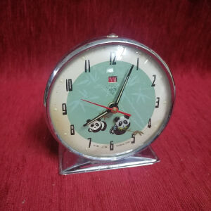 Αντικα ρολόι 1960 λειτουργει αψογα με κινηση