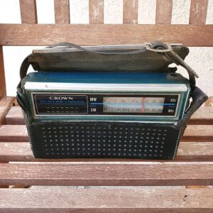 Crown 8 Transistor 2 Band Radio